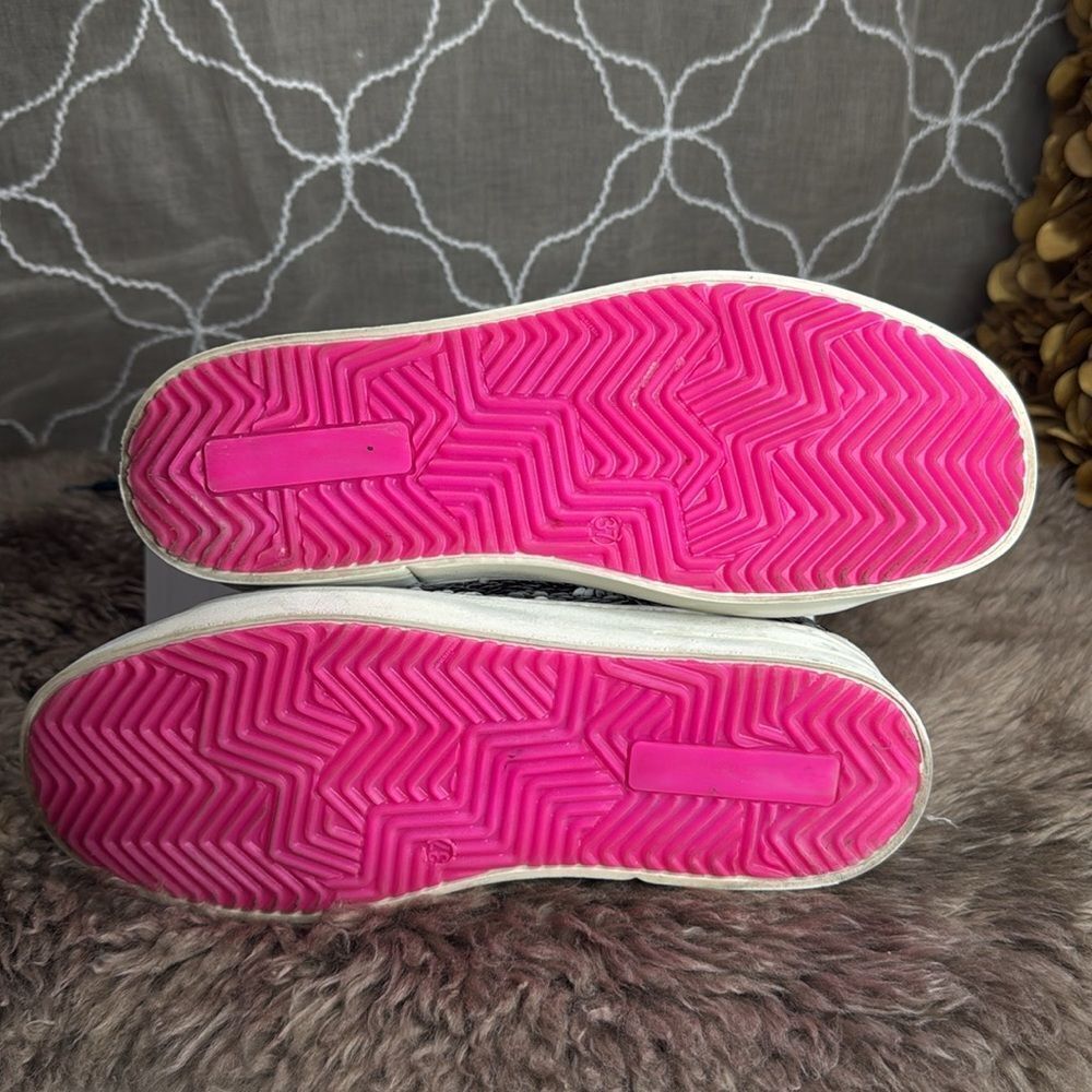 (E4) Meline Italy silver sequined leather sneakers, size 7 women. - Picture 6 of 13